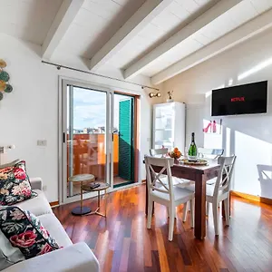 Casa Cosy Venini , Milan Italy